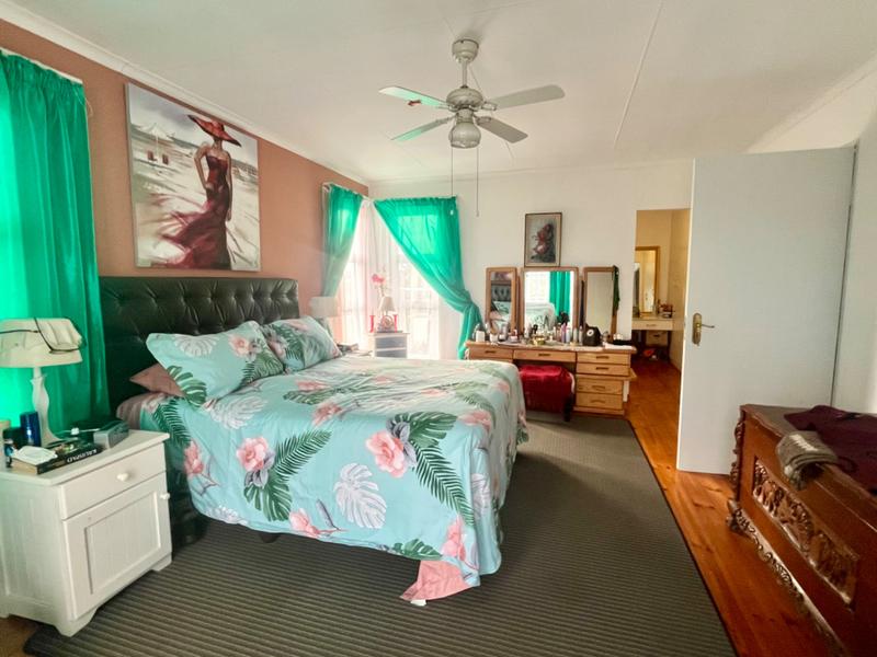 4 Bedroom Property for Sale in Fraaiuitsig Western Cape
